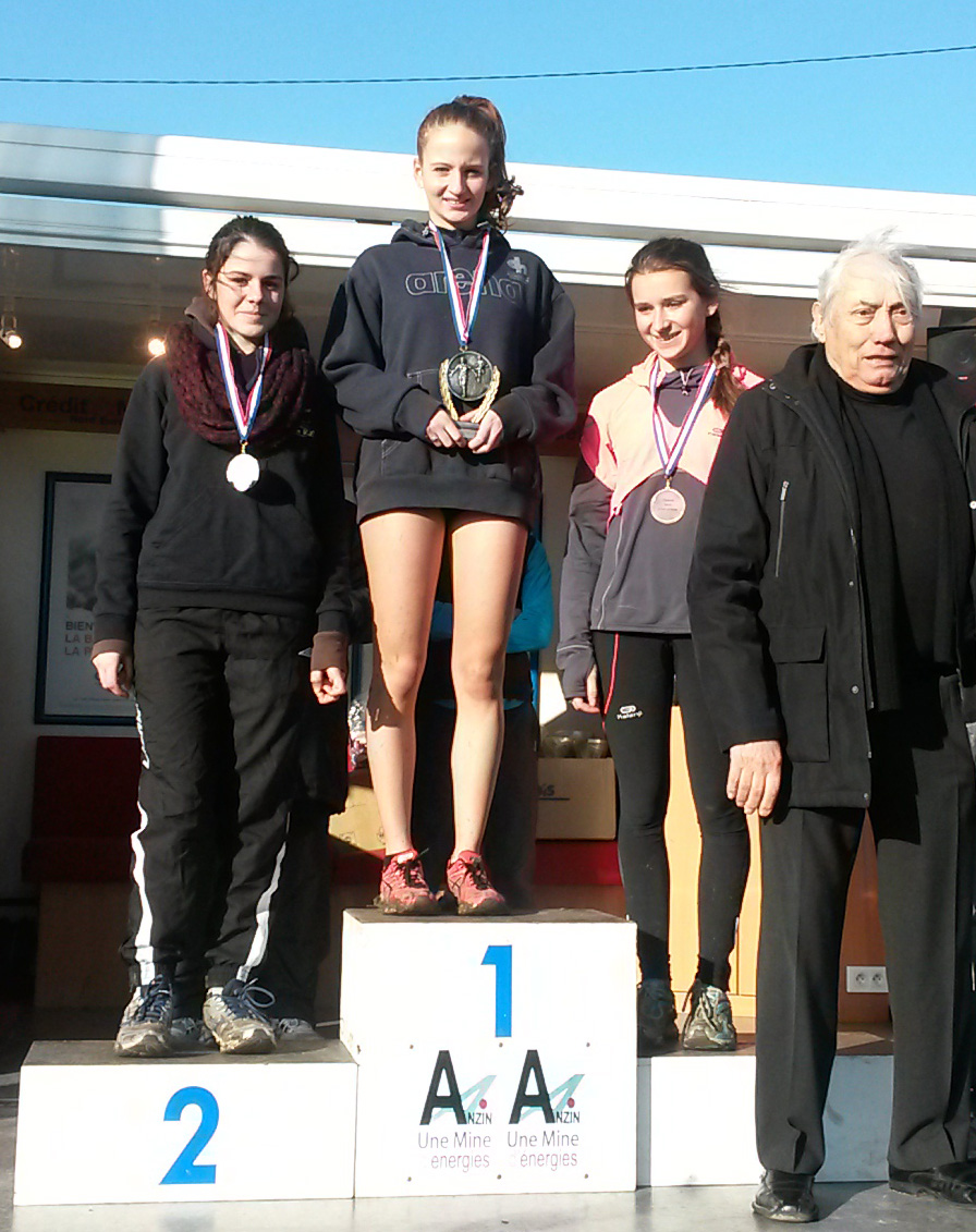 Depart_cross_Podium_Helena.jpg