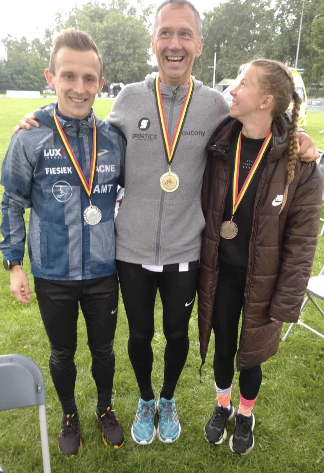 Sander_Julie_et_son_papa_champ_Belgique_10kms.jpg